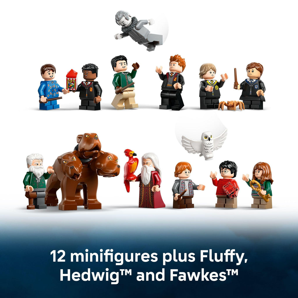 Building Set with 12 Collectible Minifigures R3532