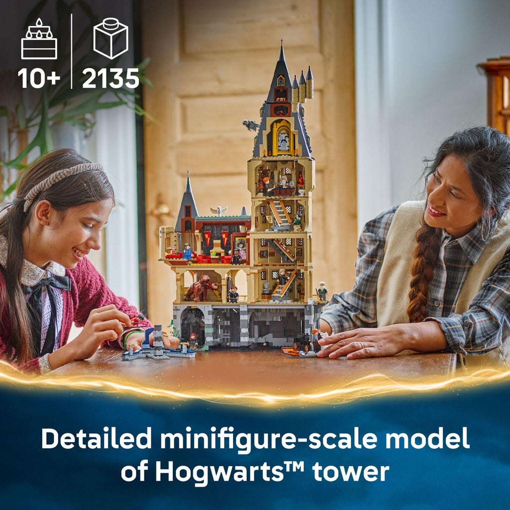 Building Set with 12 Collectible Minifigures R3532