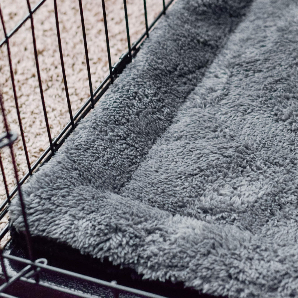 Self-Warming Cat Bed Pad Small 21 X 17 Gray Black T182121